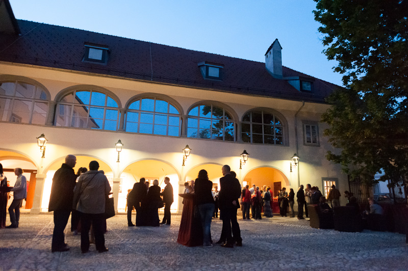 Kavarna Khislstein: inviting atmosphere and venue exterior