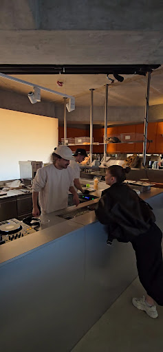 Bagel Embassy: staff and venue atmosphere
