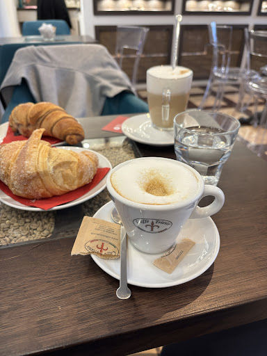 Caffé Trieste: appetizing photo of cafe breakfast