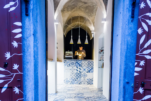 Črno Zrno: professional shot of venue interior