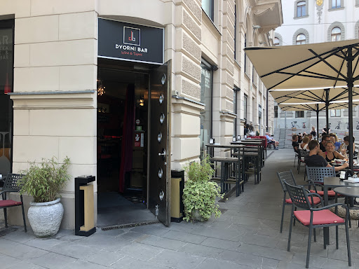 Dvorni Bar: clear, inviting view of venue