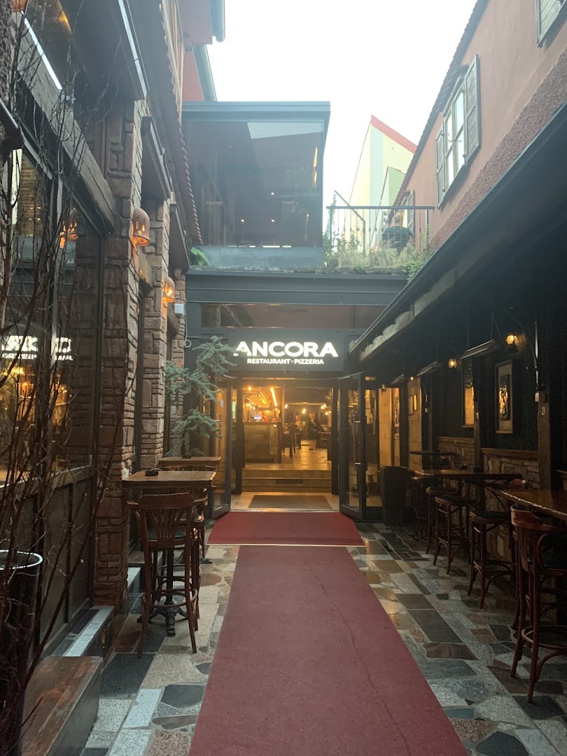 Ancora: inviting exterior view of restaurant