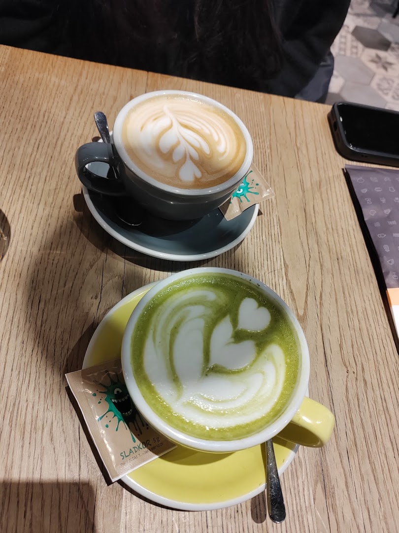 Isabella: appealing photo of served drinks