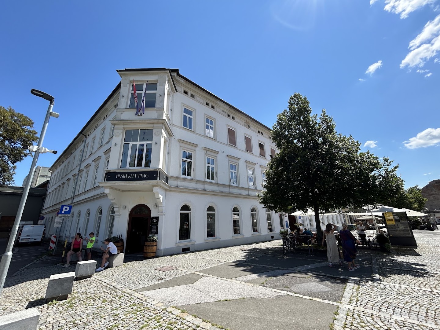 Vinag 1847: clear exterior shot of venue