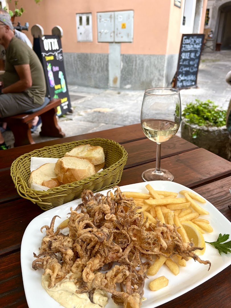 Fritolin pri Cantini: appetizing food and drink photo