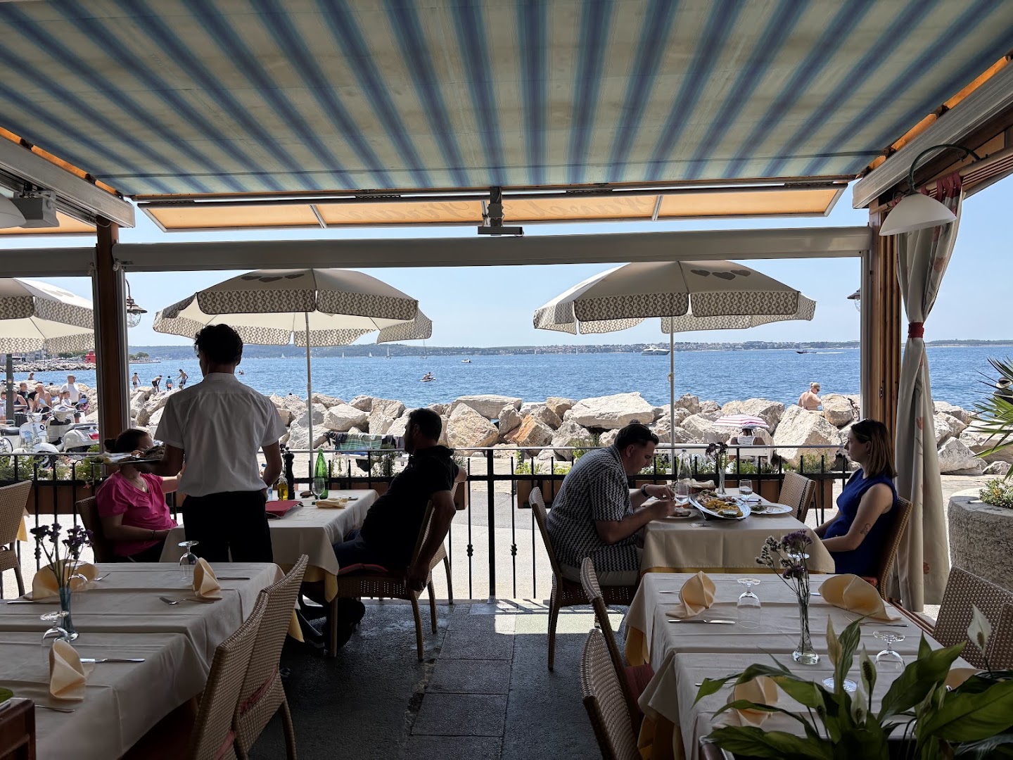 Pavel: inviting atmosphere with scenic view
