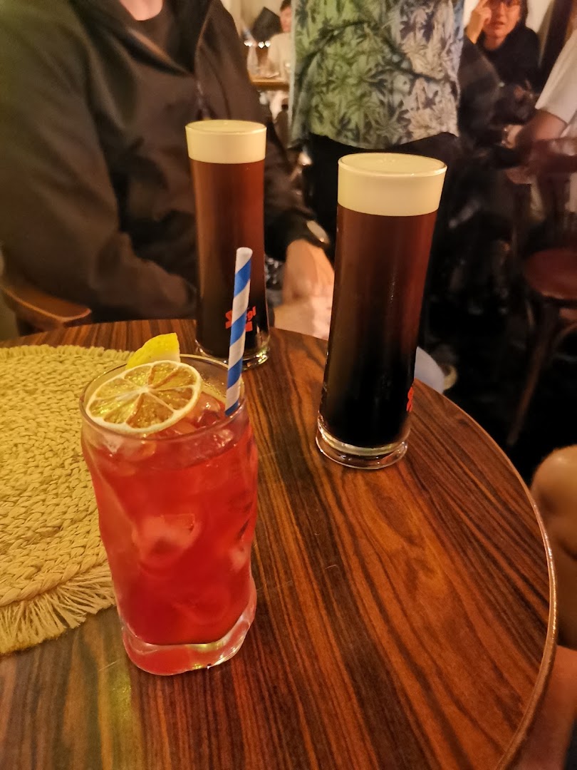 Kavarna Bodi: appealing shot of bar drinks