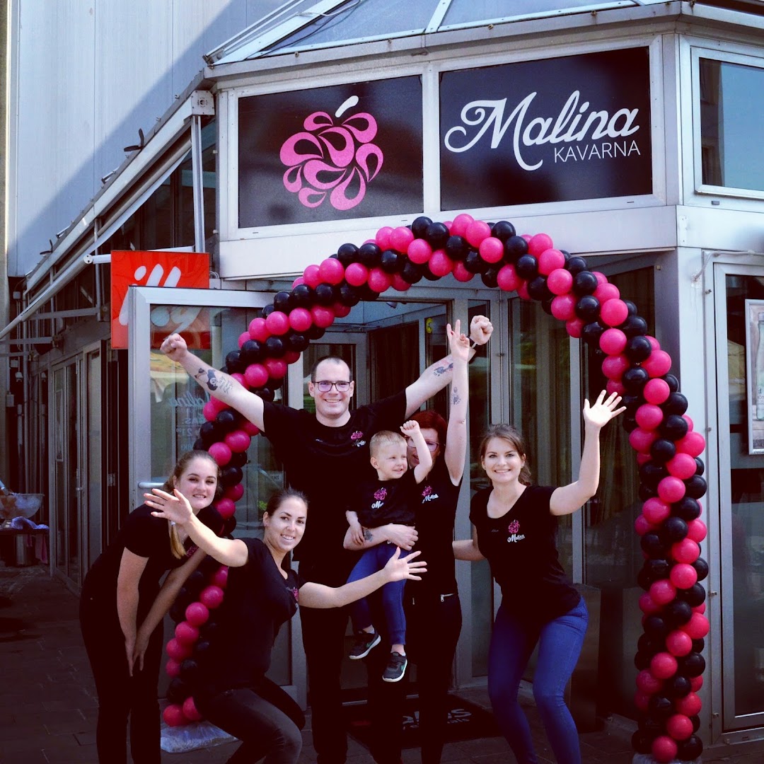 Kavarna Malina: friendly staff photo at venue