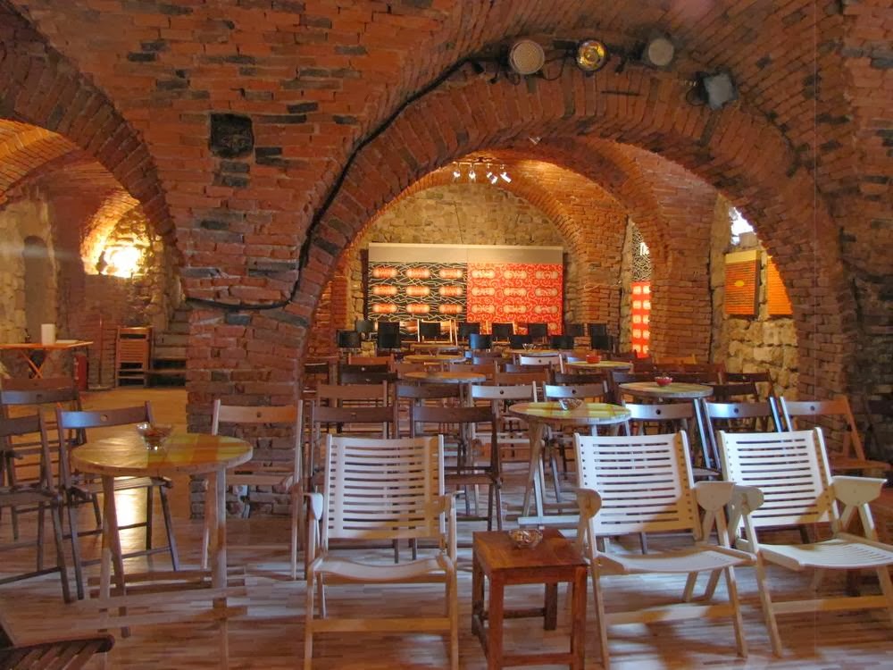 MuziKafe: venue interior and atmosphere