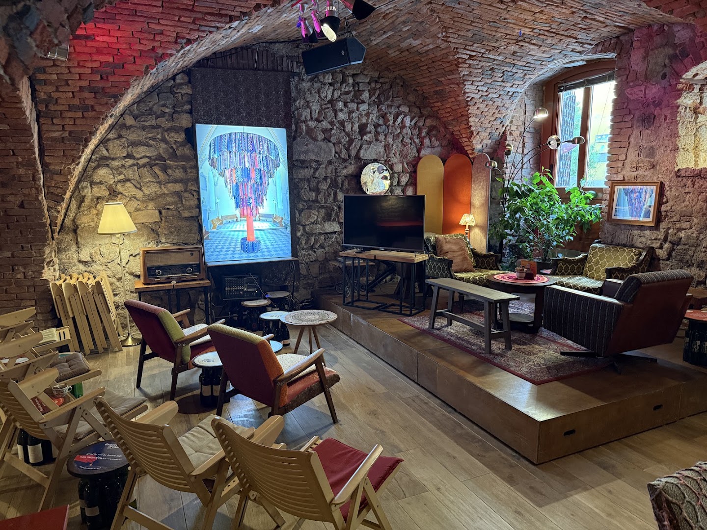 MuziKafe: inviting and atmospheric interior shot