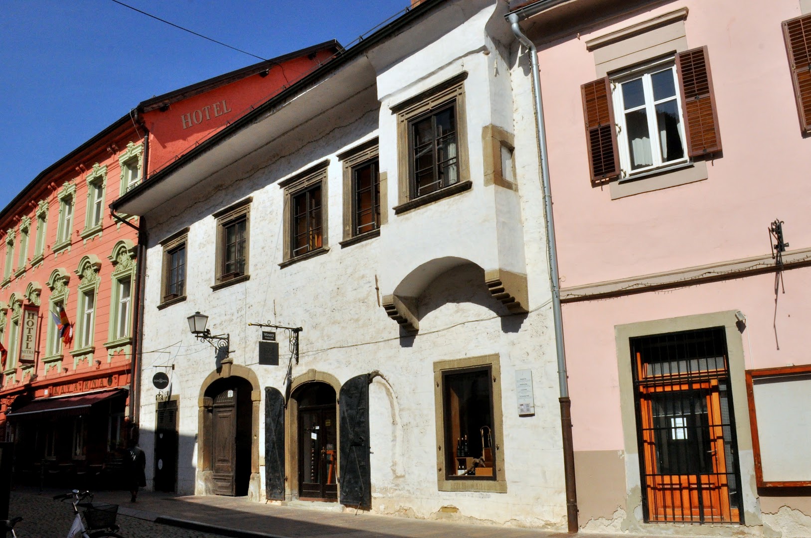Vinoteka Kobal: clear exterior shot of venue