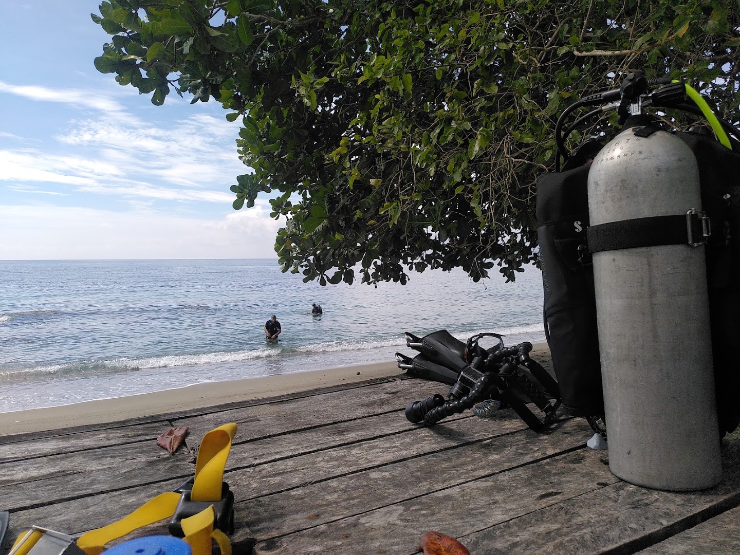 Emperor Divers Honiara: diving equipment and setting