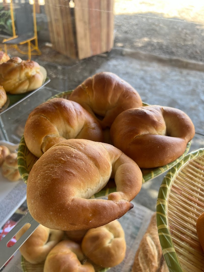 Saigon Sunrise: appetizing photo of fresh bread