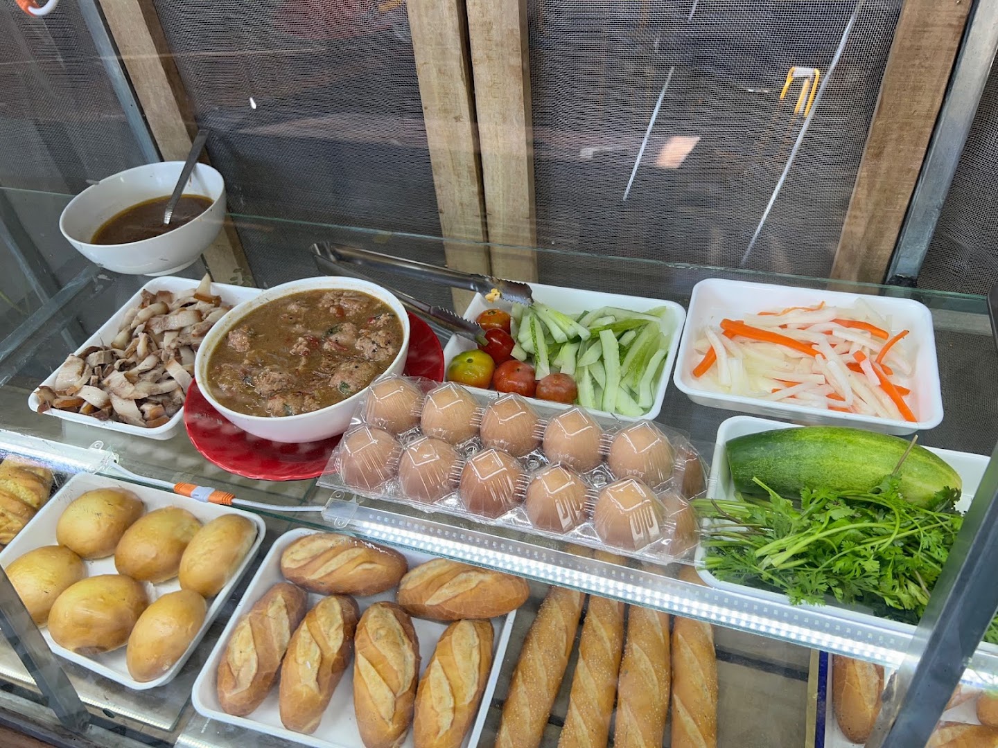 Saigon Sunrise: clear display of fresh ingredients