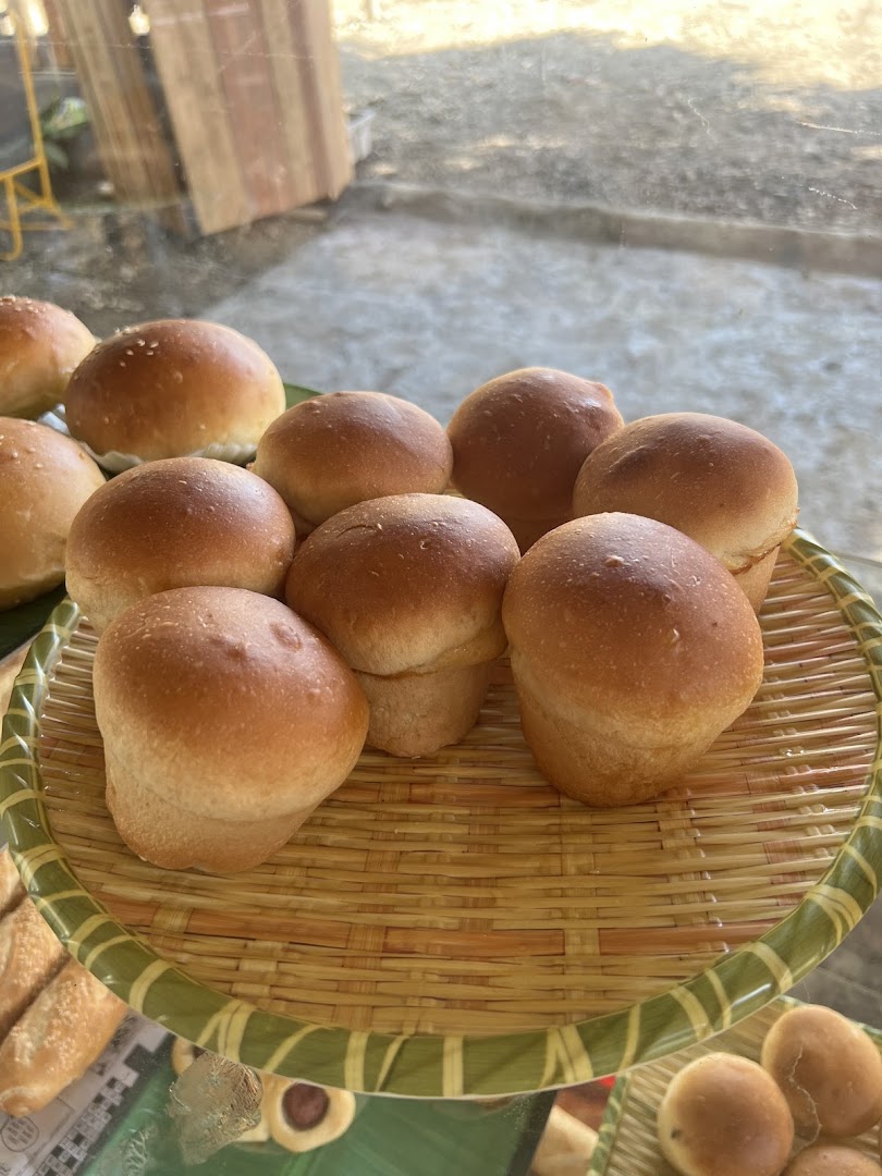 Saigon Sunrise: appetizing photo of fresh bread