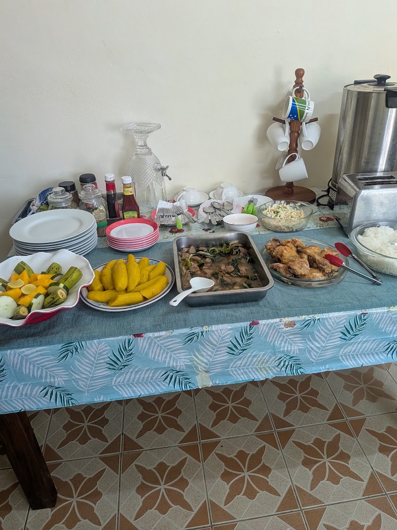 Tulagi Island Lodge: appetizing display of restaurant food