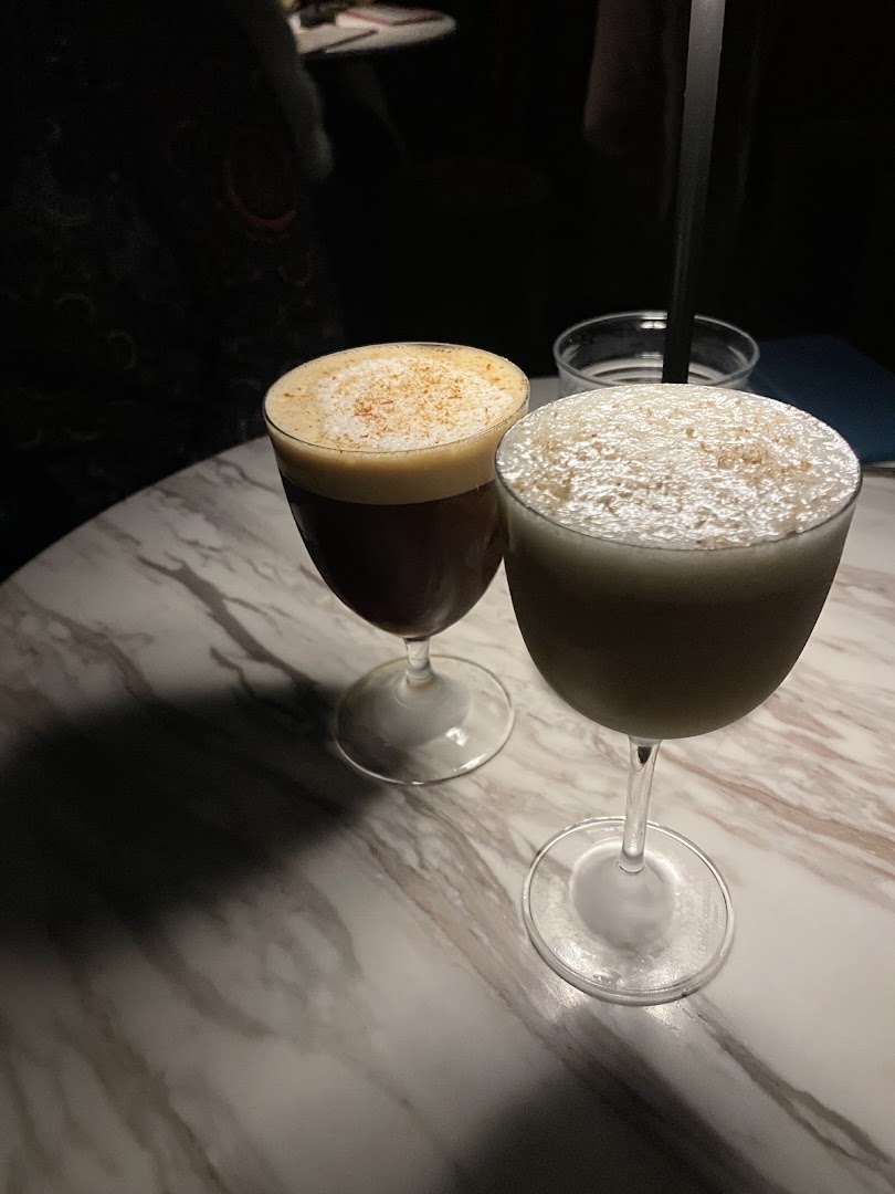 Akra Bar: high quality photo of drinks