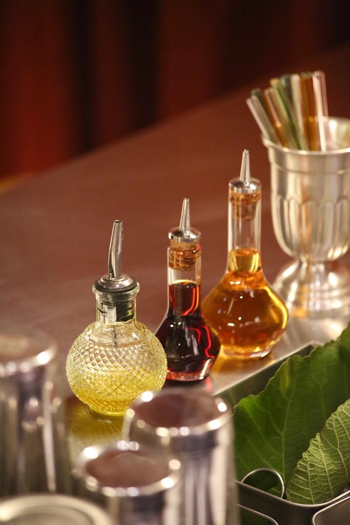 Akra Bar: professional quality bar drink ingredients