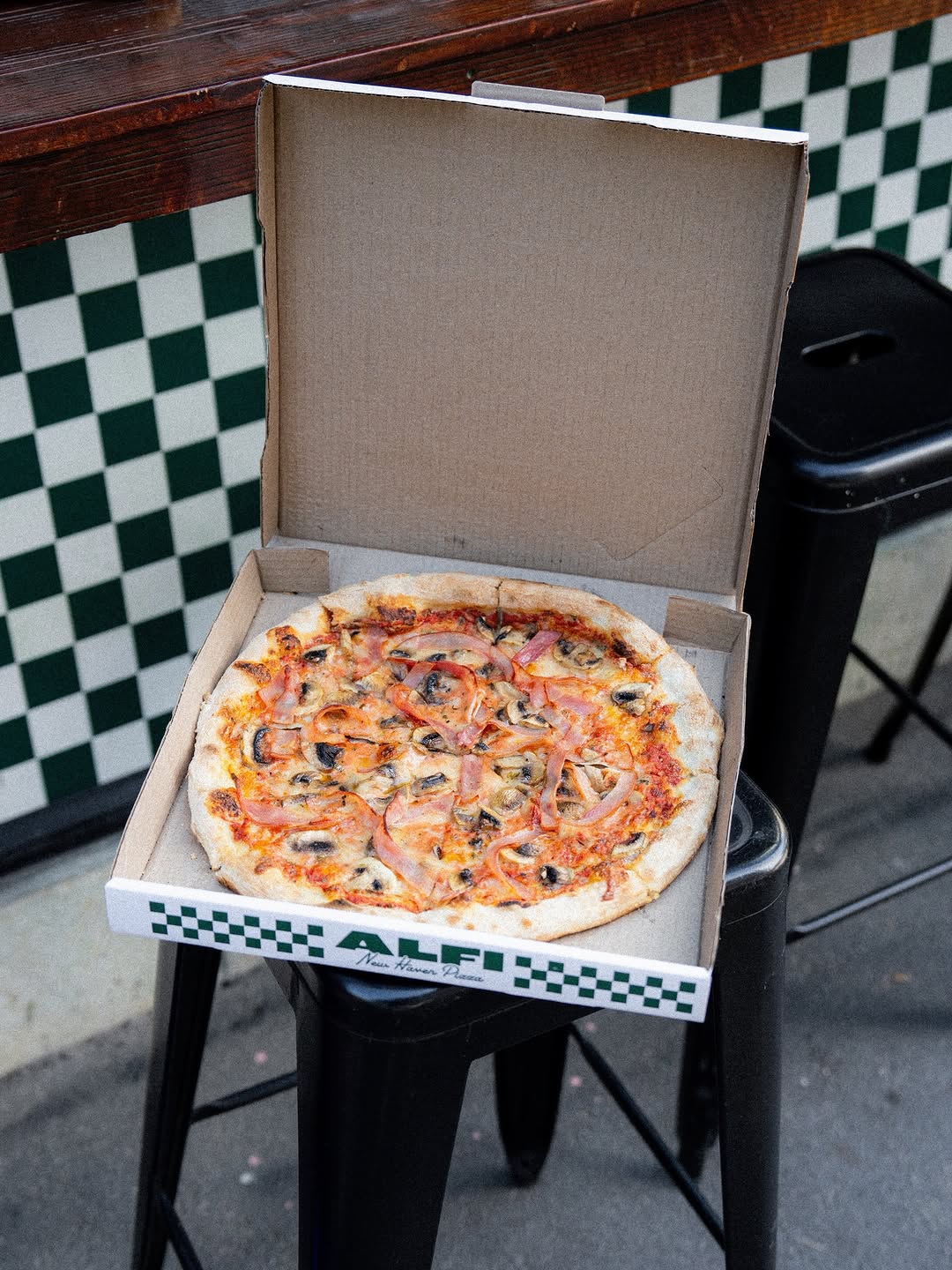Alfi Pizza: appetizing photo of restaurant pizza