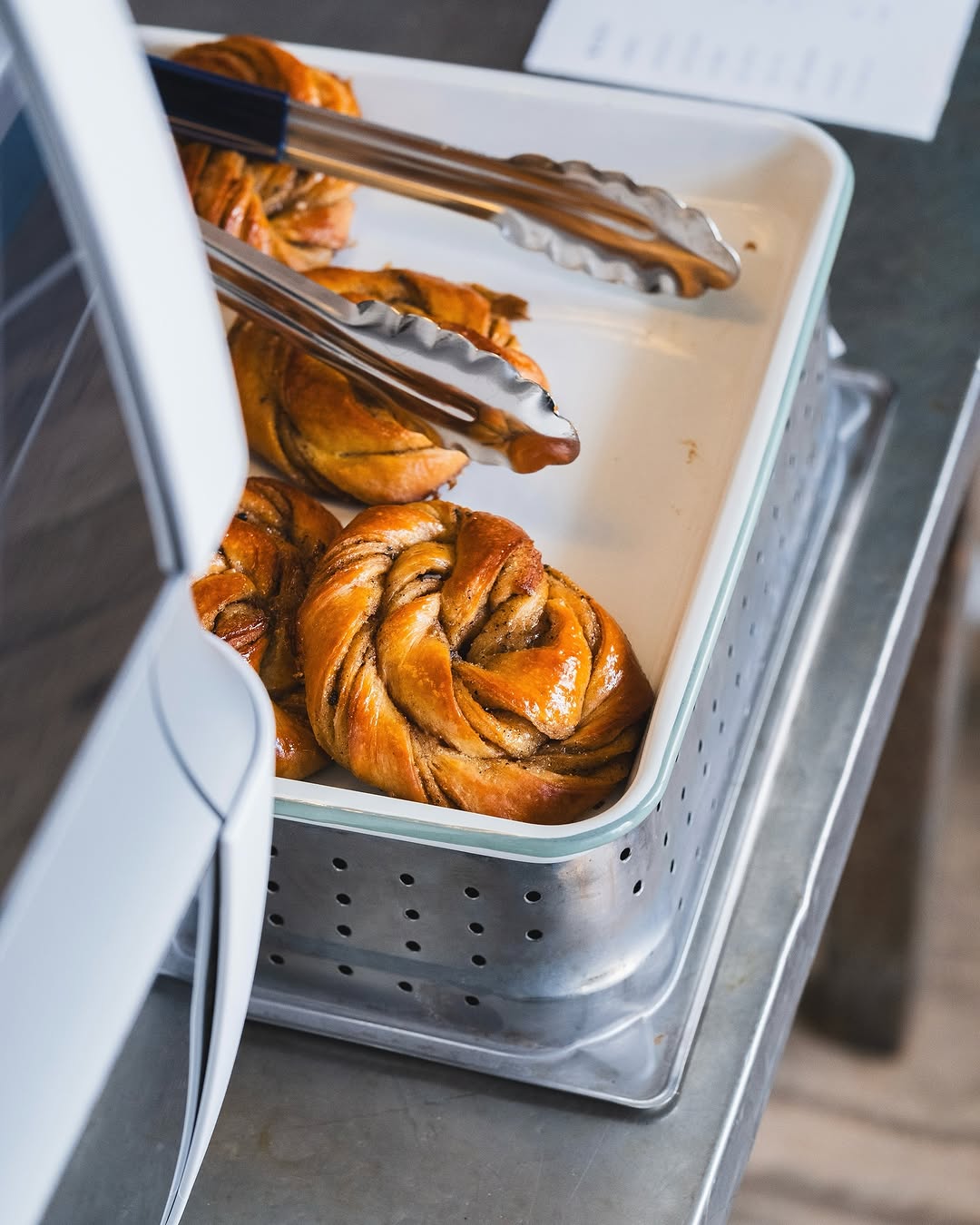 Lion's Bread: appetizing photo of fresh pastries