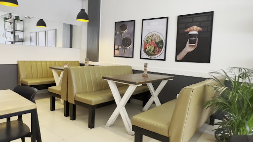 mischu: clear, inviting interior shot