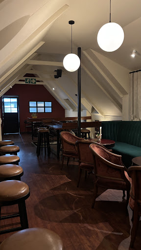 Unclaimed Bar: clear, inviting interior atmosphere