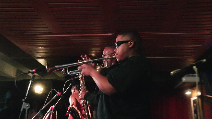 Hugh's: live musical performance atmosphere