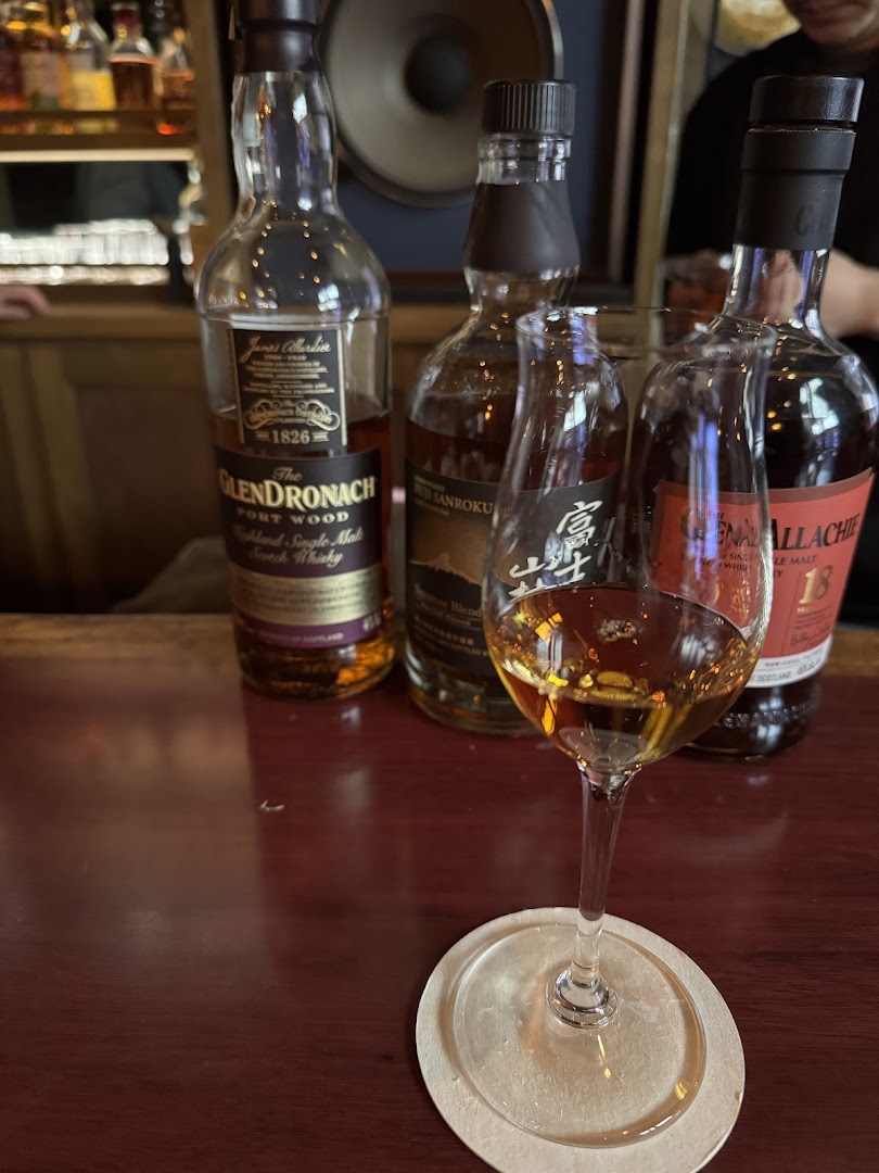 Bootlegger: high quality bar drink photo