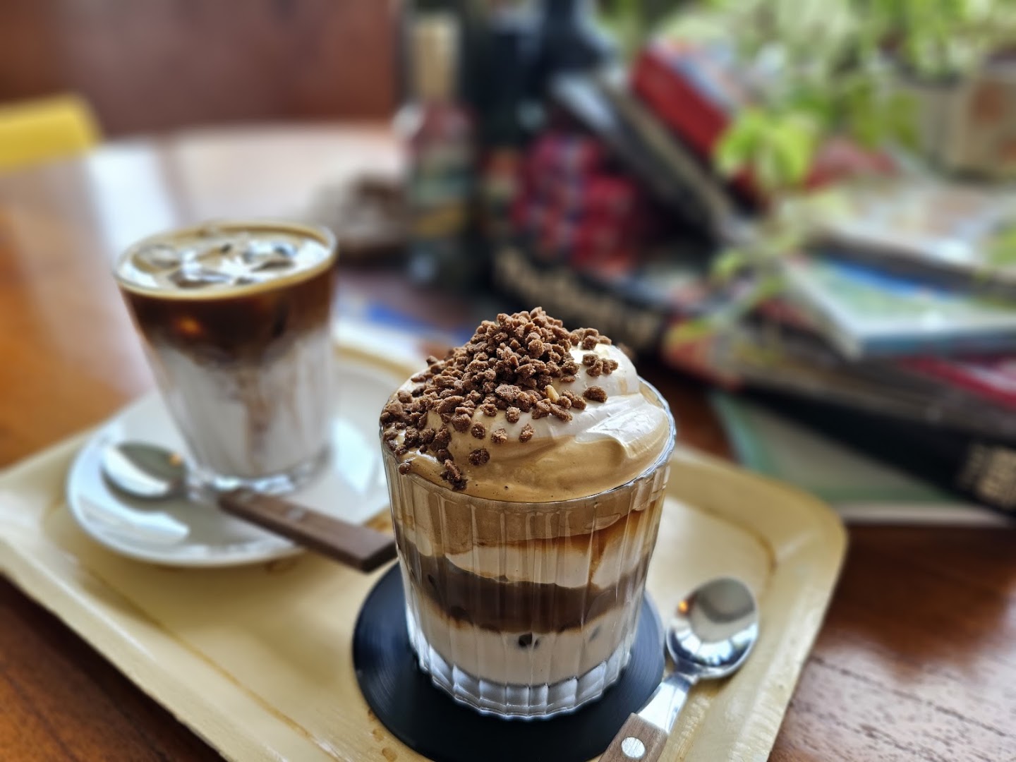 Elaborado: appetizing photo of served drinks