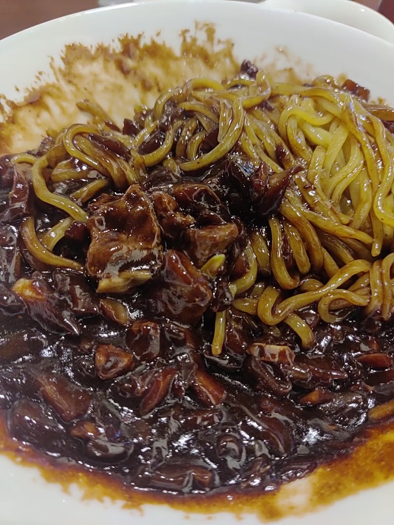 Hwado: appetizing close-up of restaurant dish