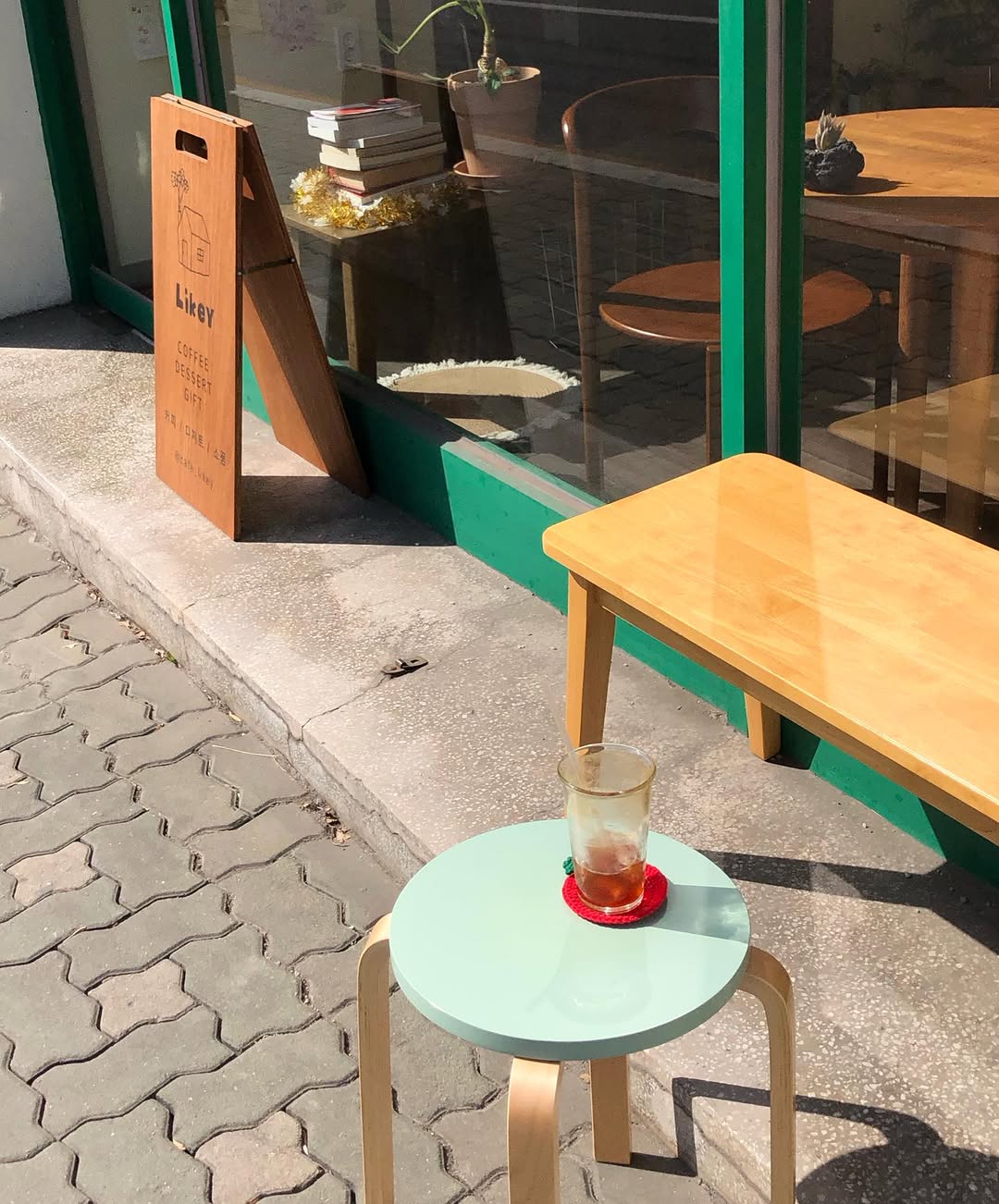 Raiki: inviting outdoor seating area photo