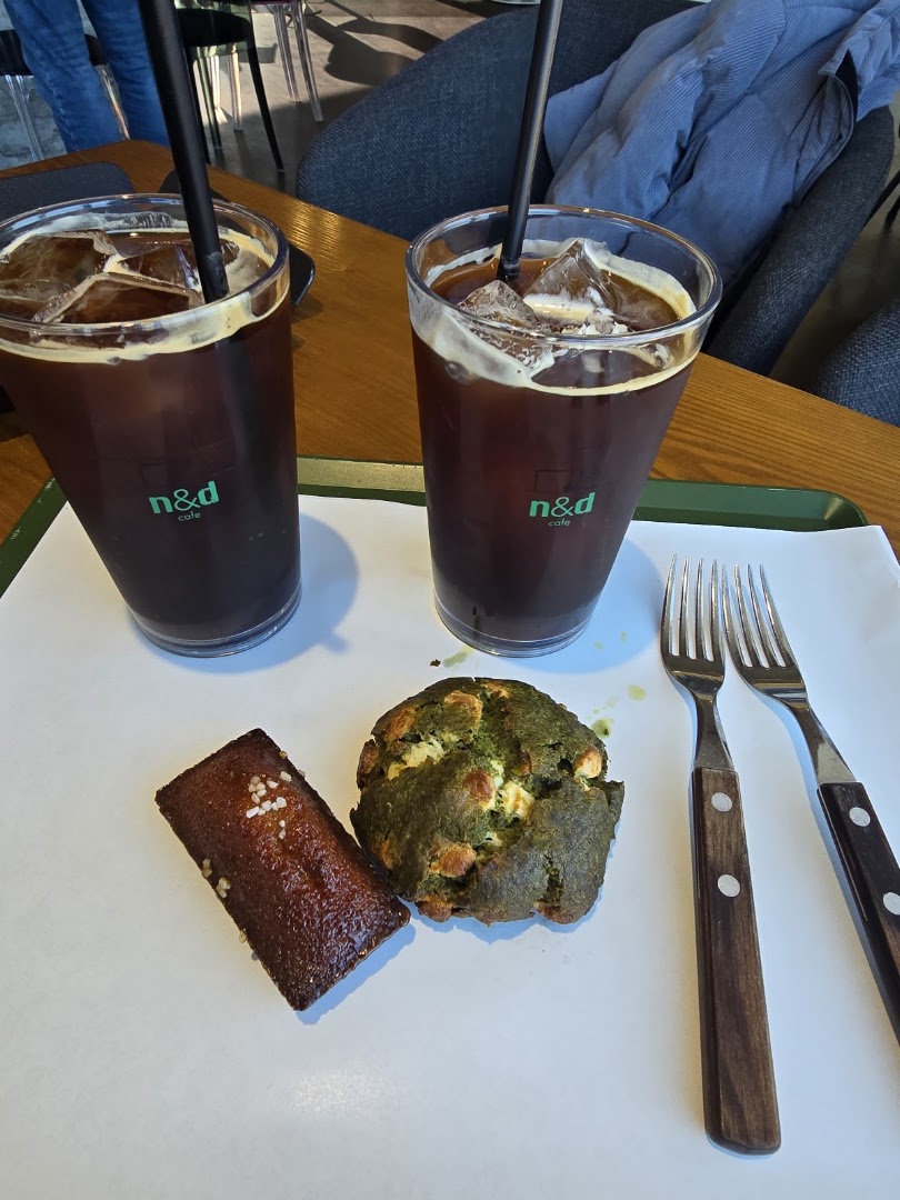 Cafe N&D: clear photo of cafe offerings