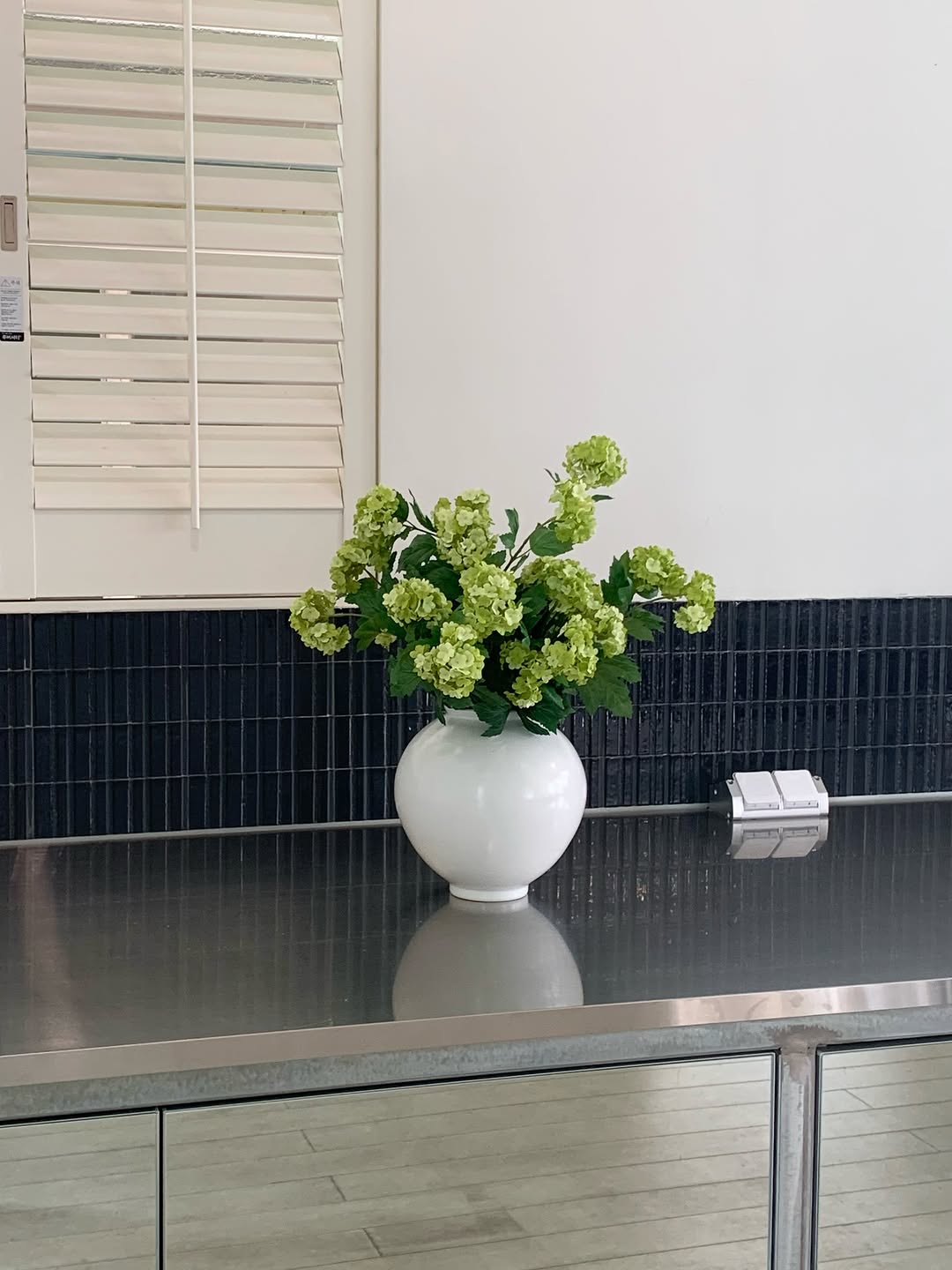 Witdaek: clean aesthetic interior detail shot