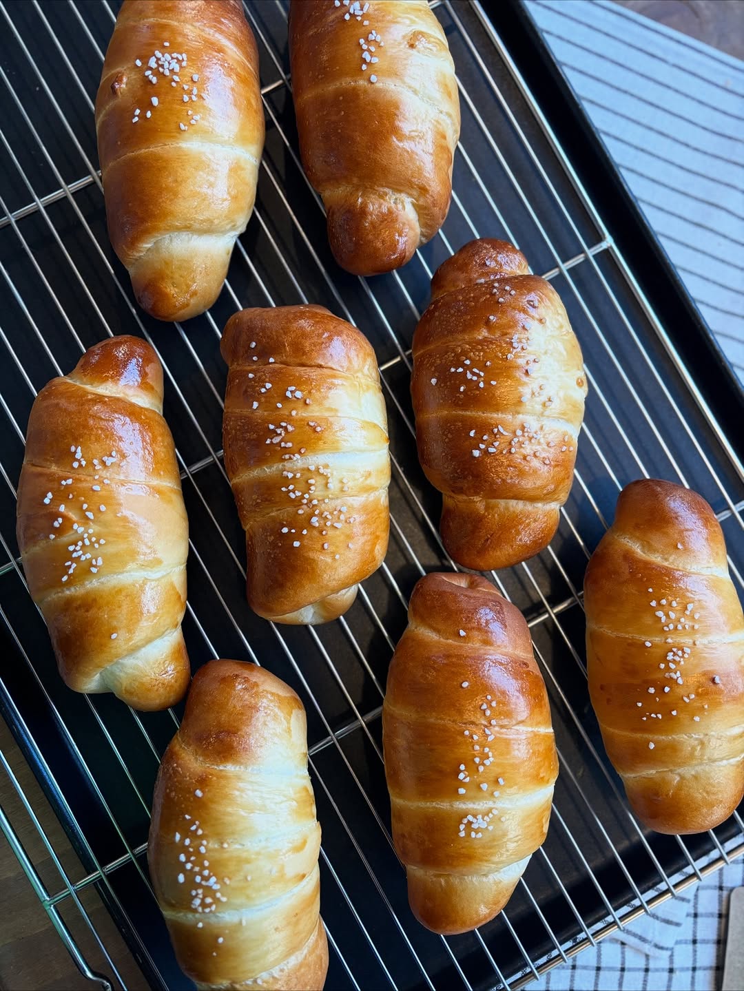 Compote: appetizing photo of fresh pastries