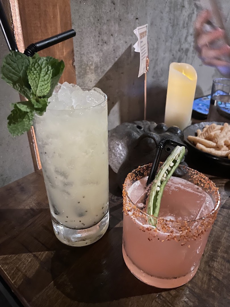 Bar Boon: appetizing photo of bar drinks