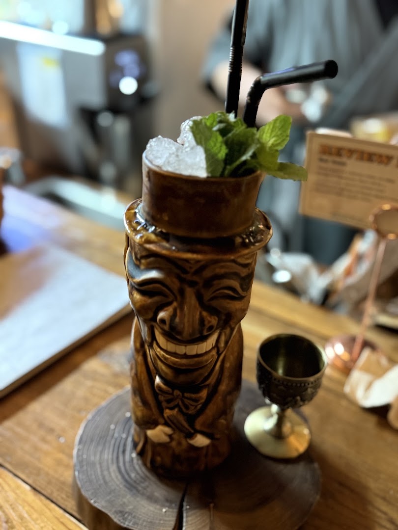 Bar Boon: high quality cocktail presentation