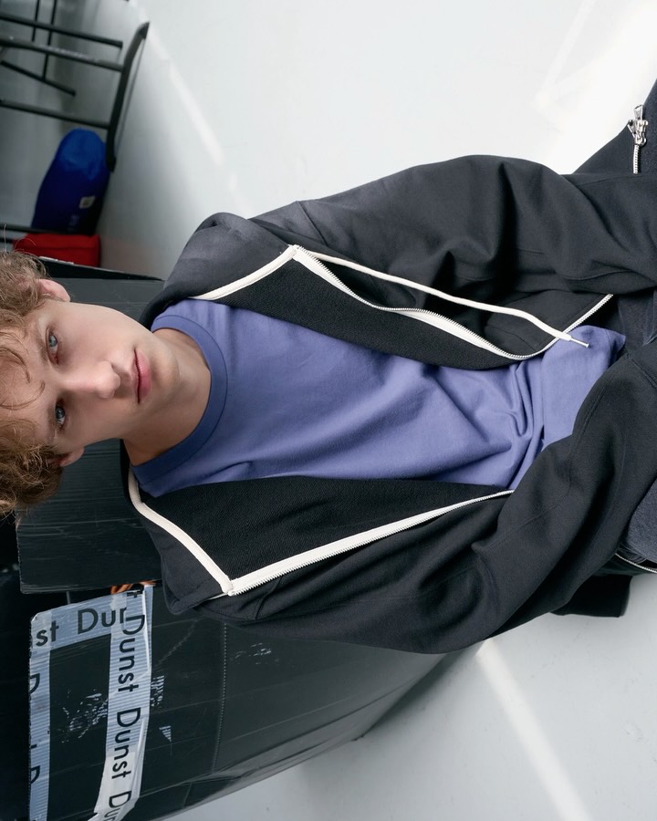DUNST THE OCEAN: professional product photography showing apparel