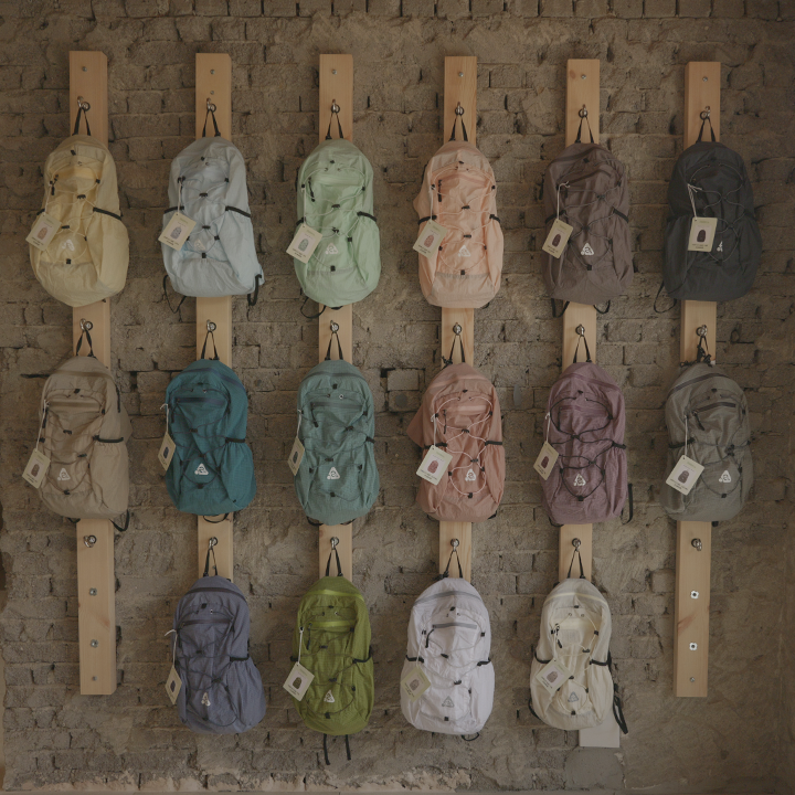 Heisan Jeju Flagship Store: clear display of shop products