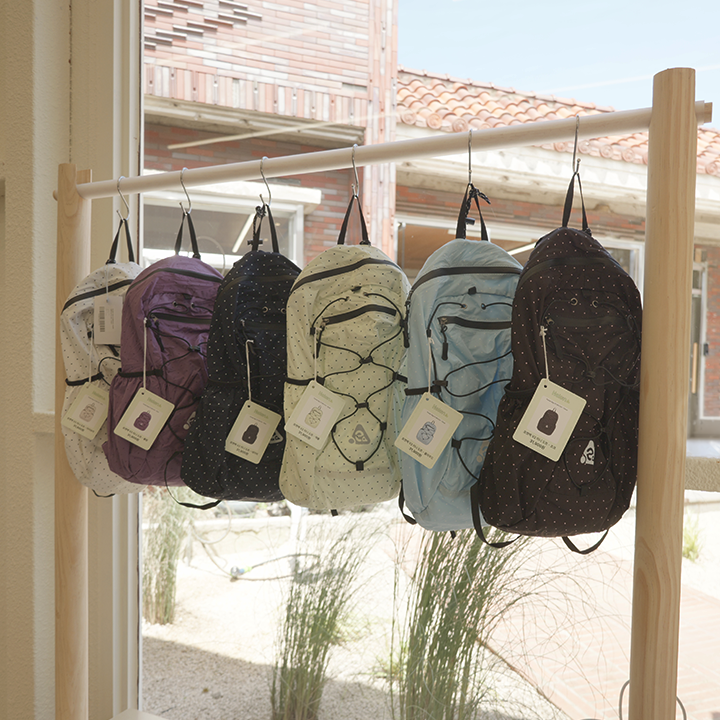 Heisan Jeju Flagship Store: clear product display in shop