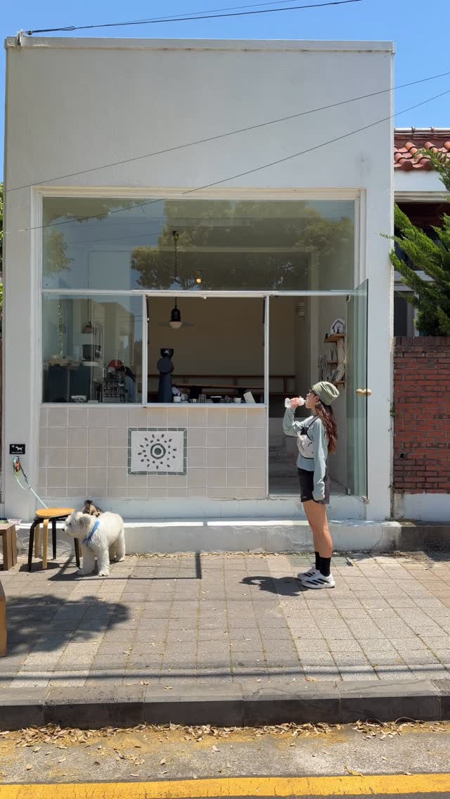 Kieki Coffee Stand: attractive exterior shot of venue