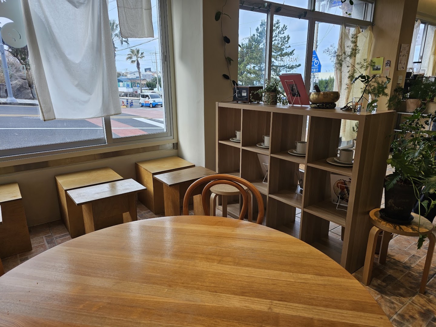 Napul Coffee House: clear, inviting cafe interior shot