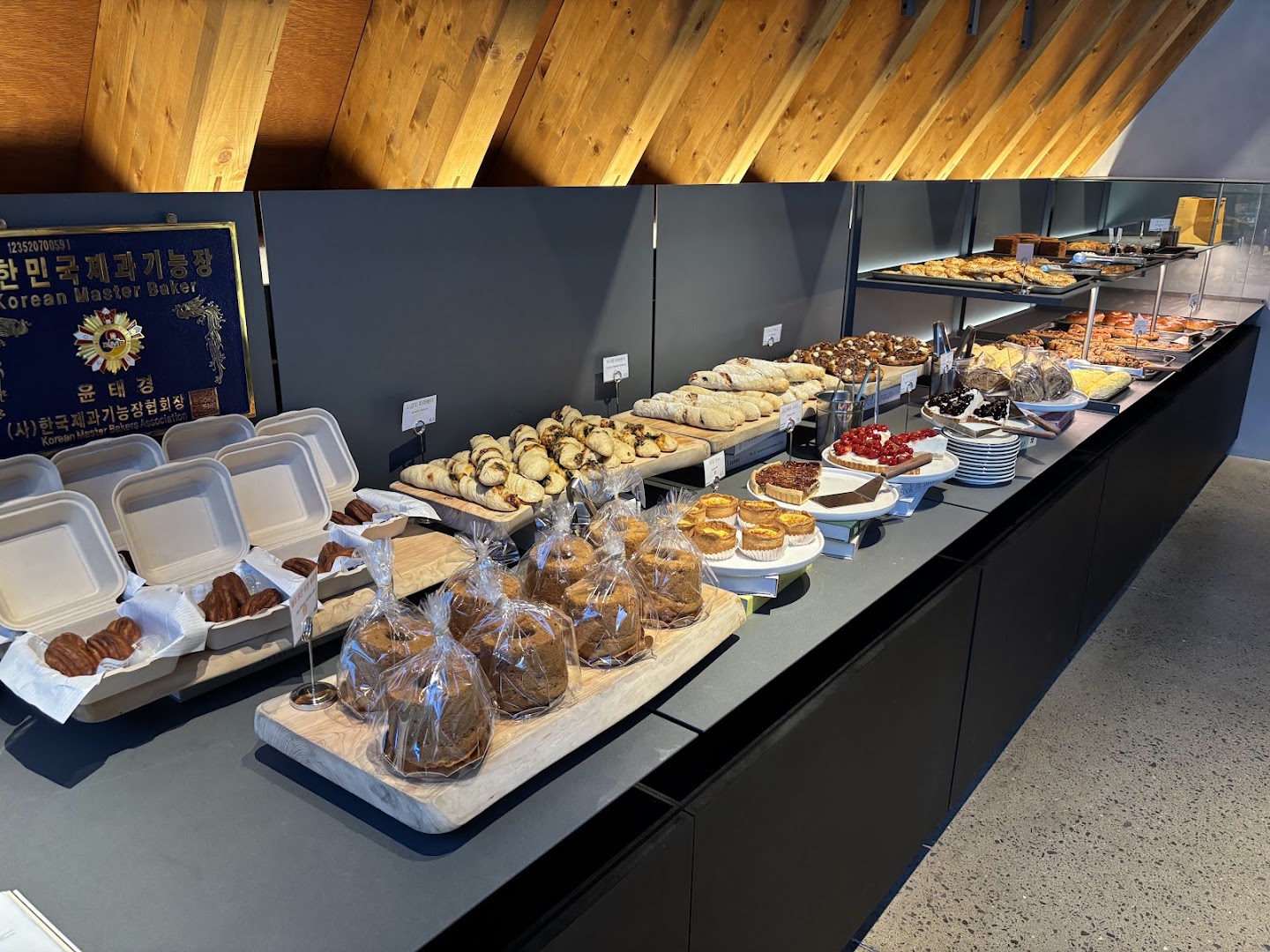 Yuji Coffee Works: appetizing display of fresh pastries