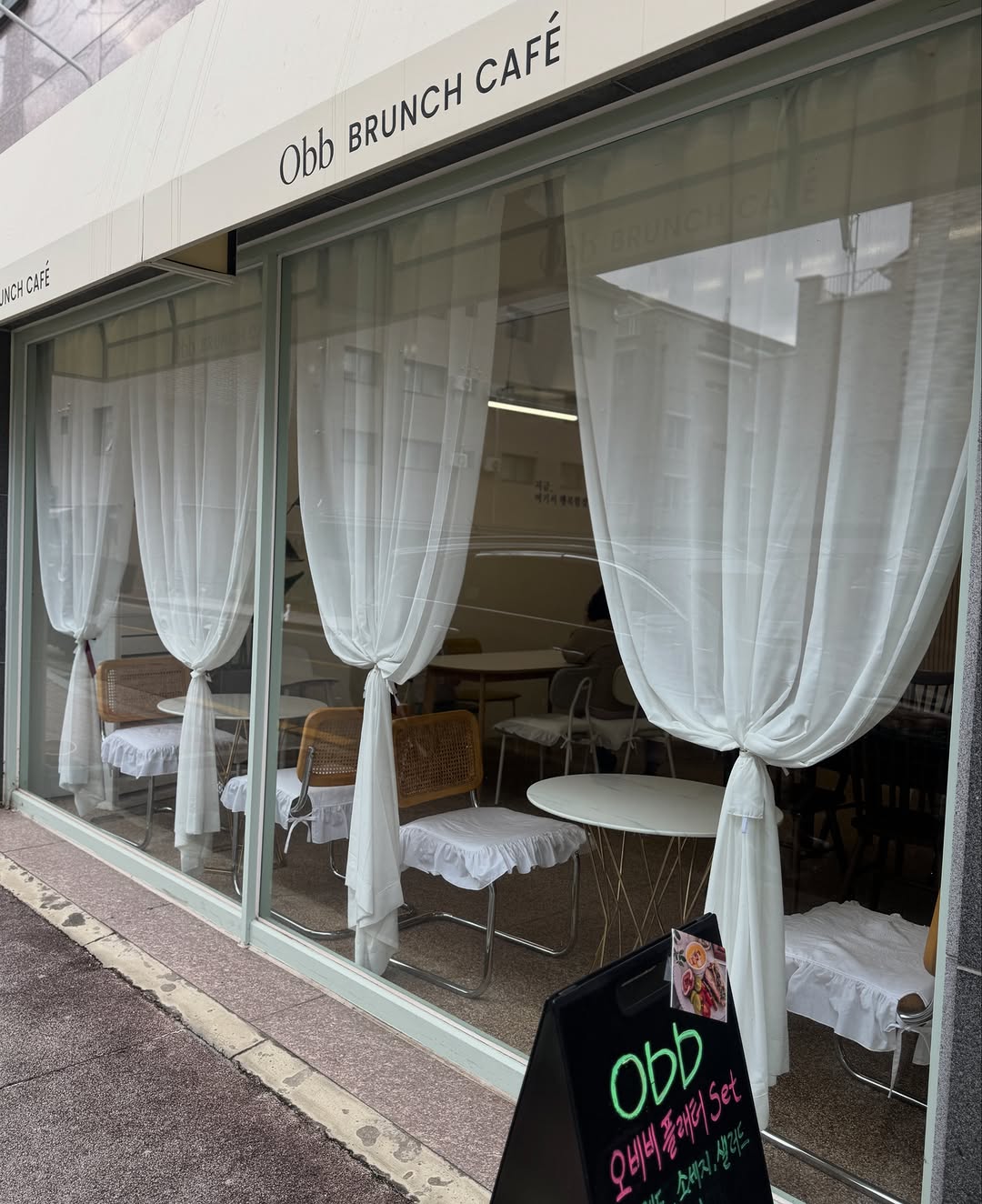 Obibi Brunch: clear, inviting exterior storefront photo