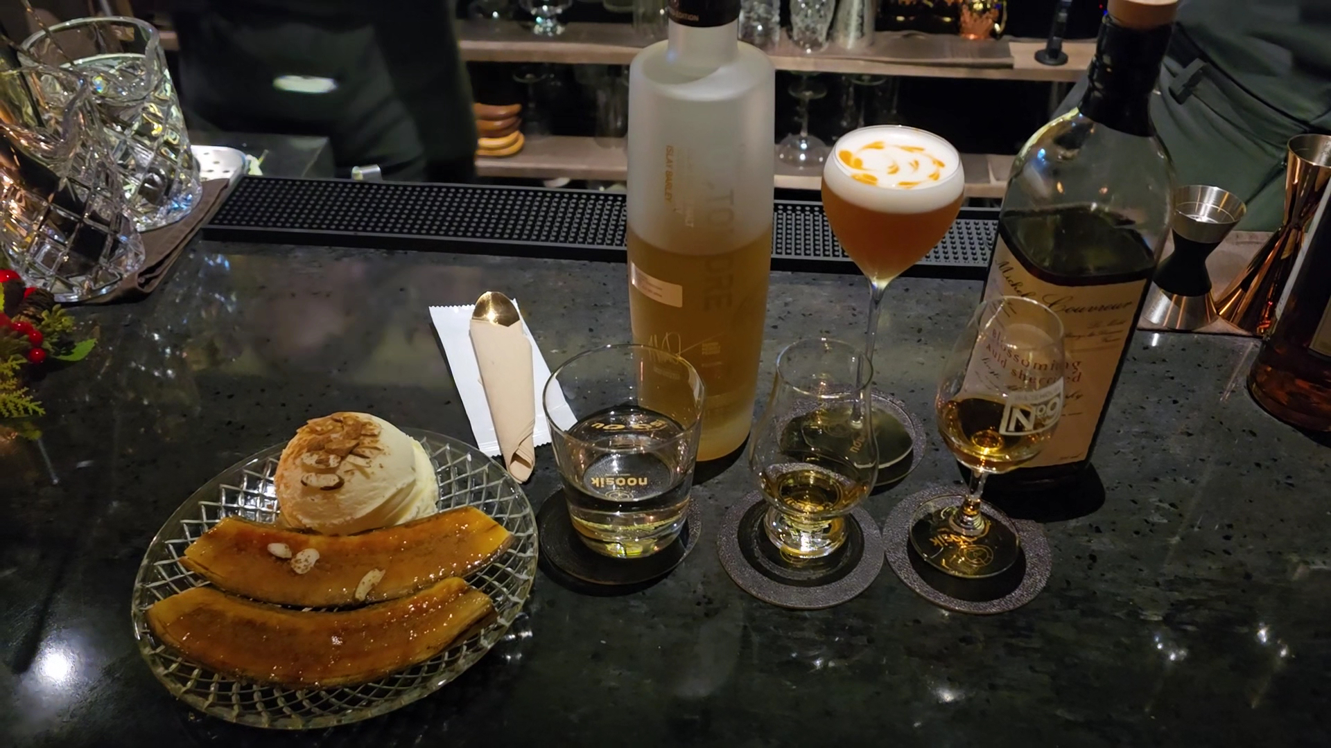 Noosik: high quality bar drink photo