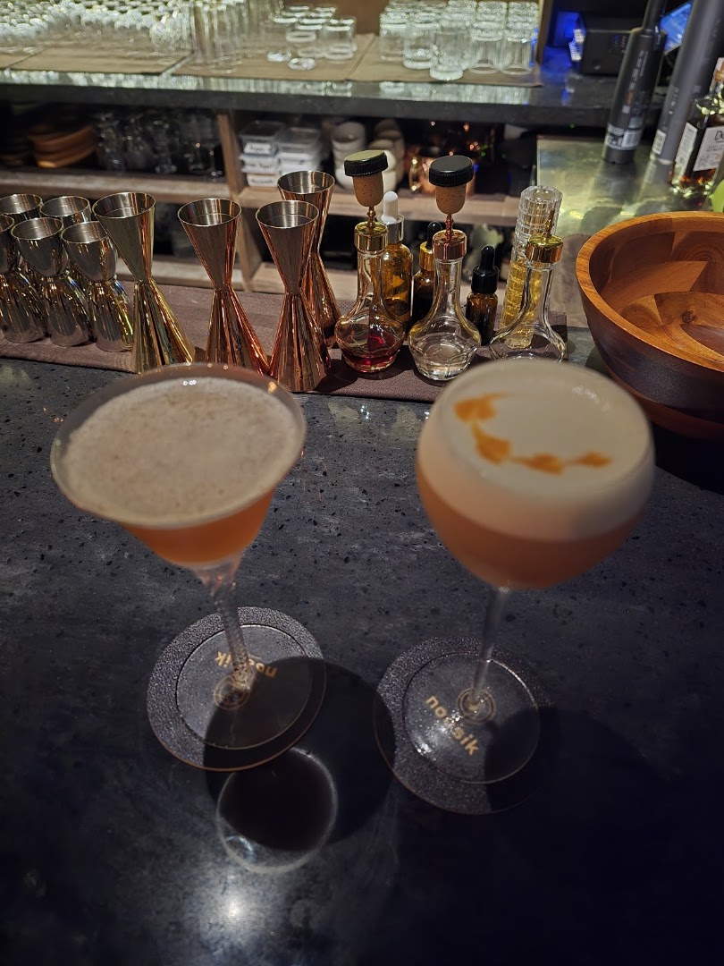 Noosik: appealing photo of bar drinks