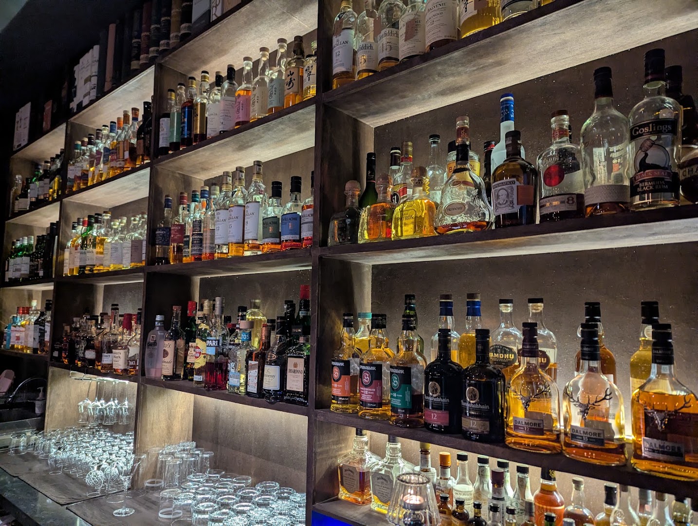 Noosik: high quality, professional bar display