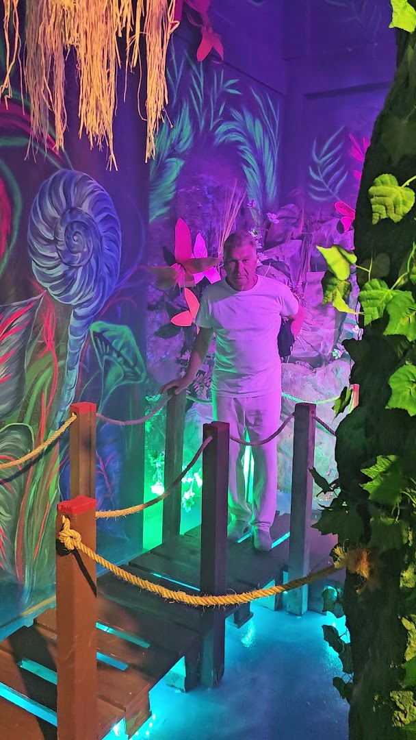 Aura Museum: immersive museum exhibition space