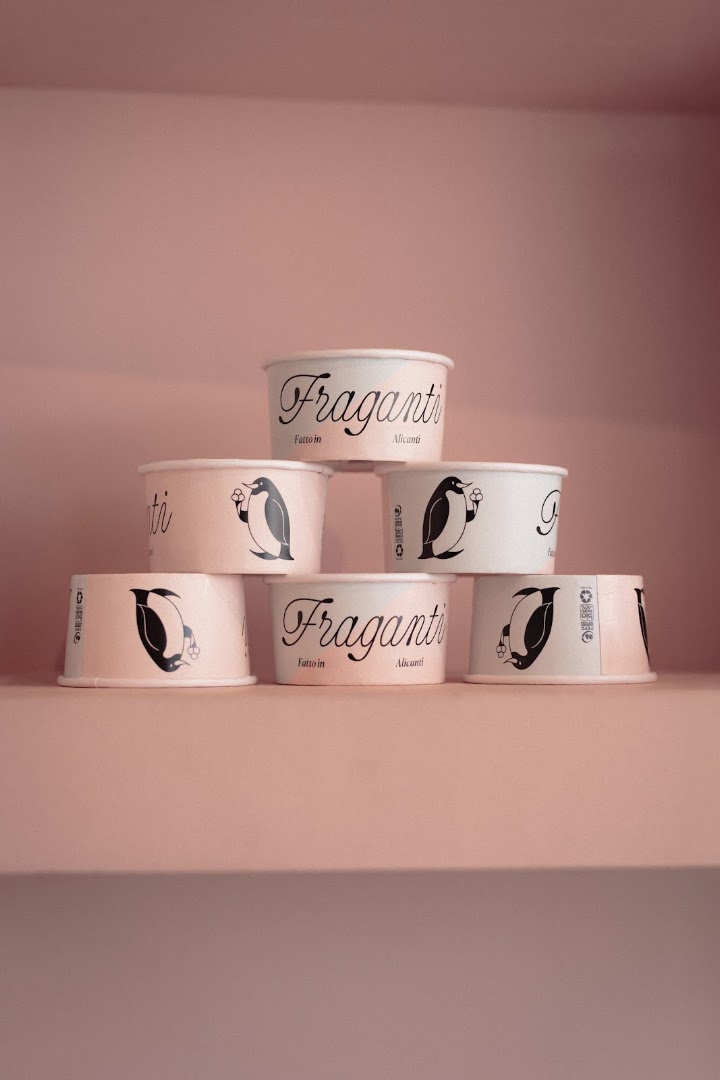 Fraganti Gelato: professional product display photo