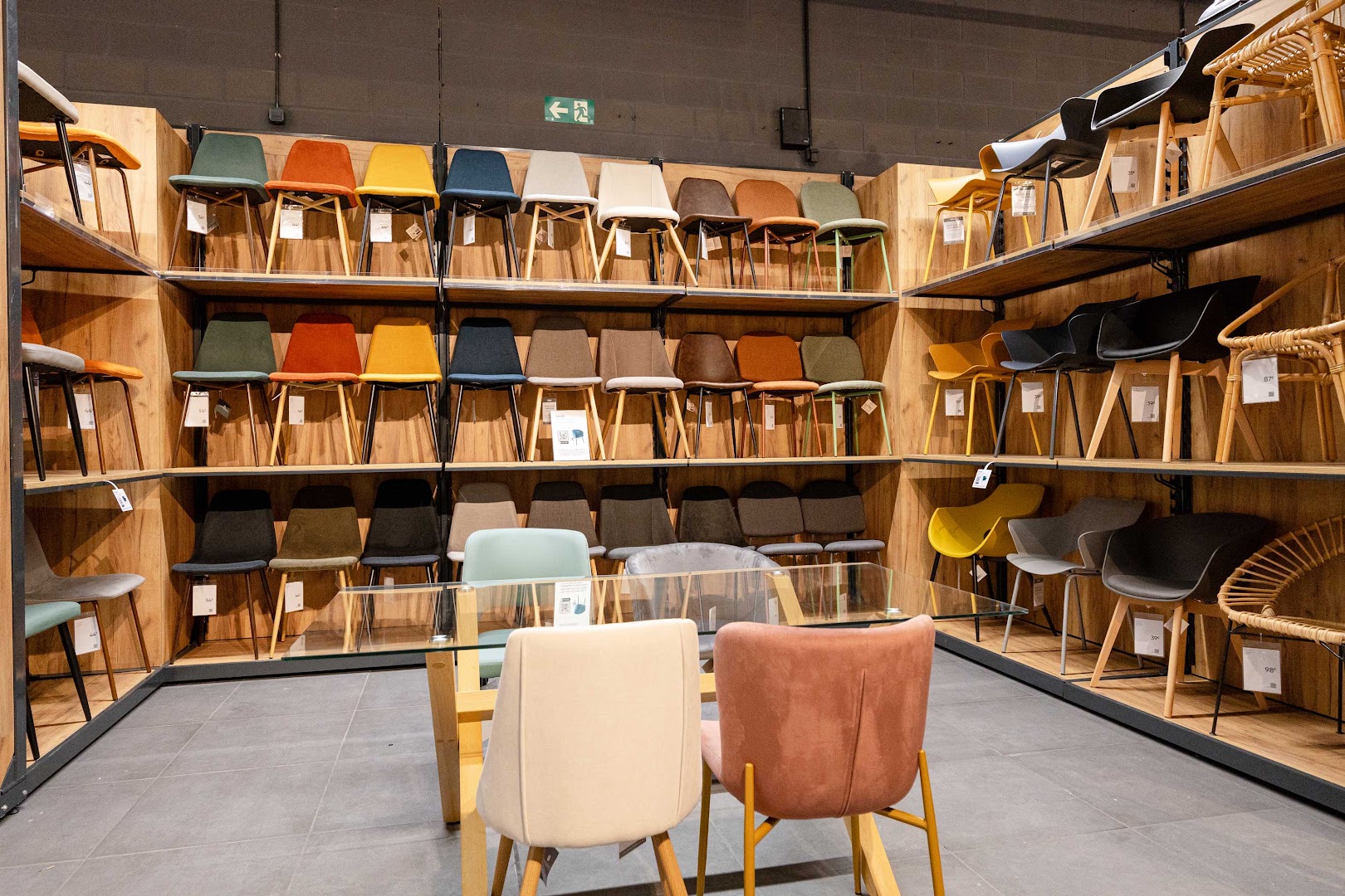 hôma: clear display of shop products