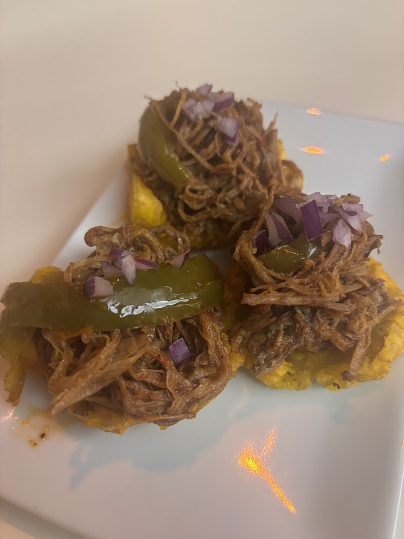 La Isla Gastrobar: appetizing photo of food dish